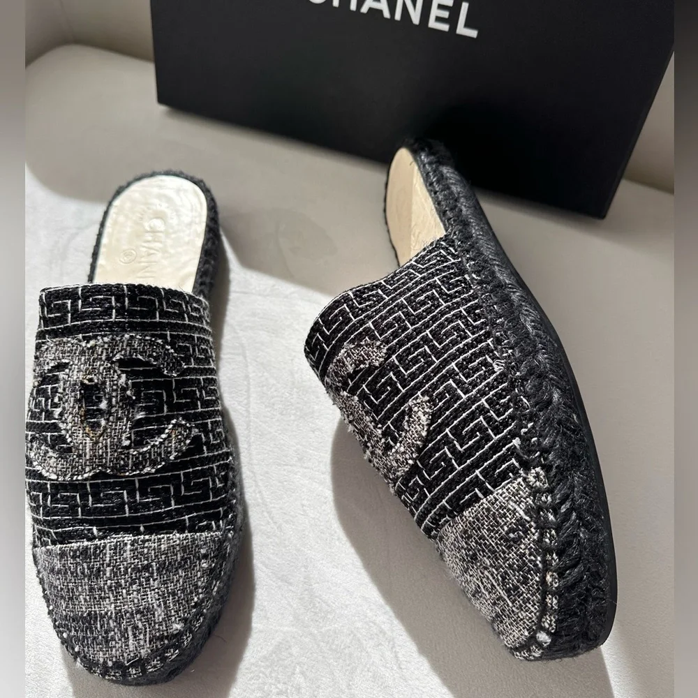 NEW Chanel Authentic Brand New CC Tweed Espadrilles/Mules Black Grey EU39 US:8.5